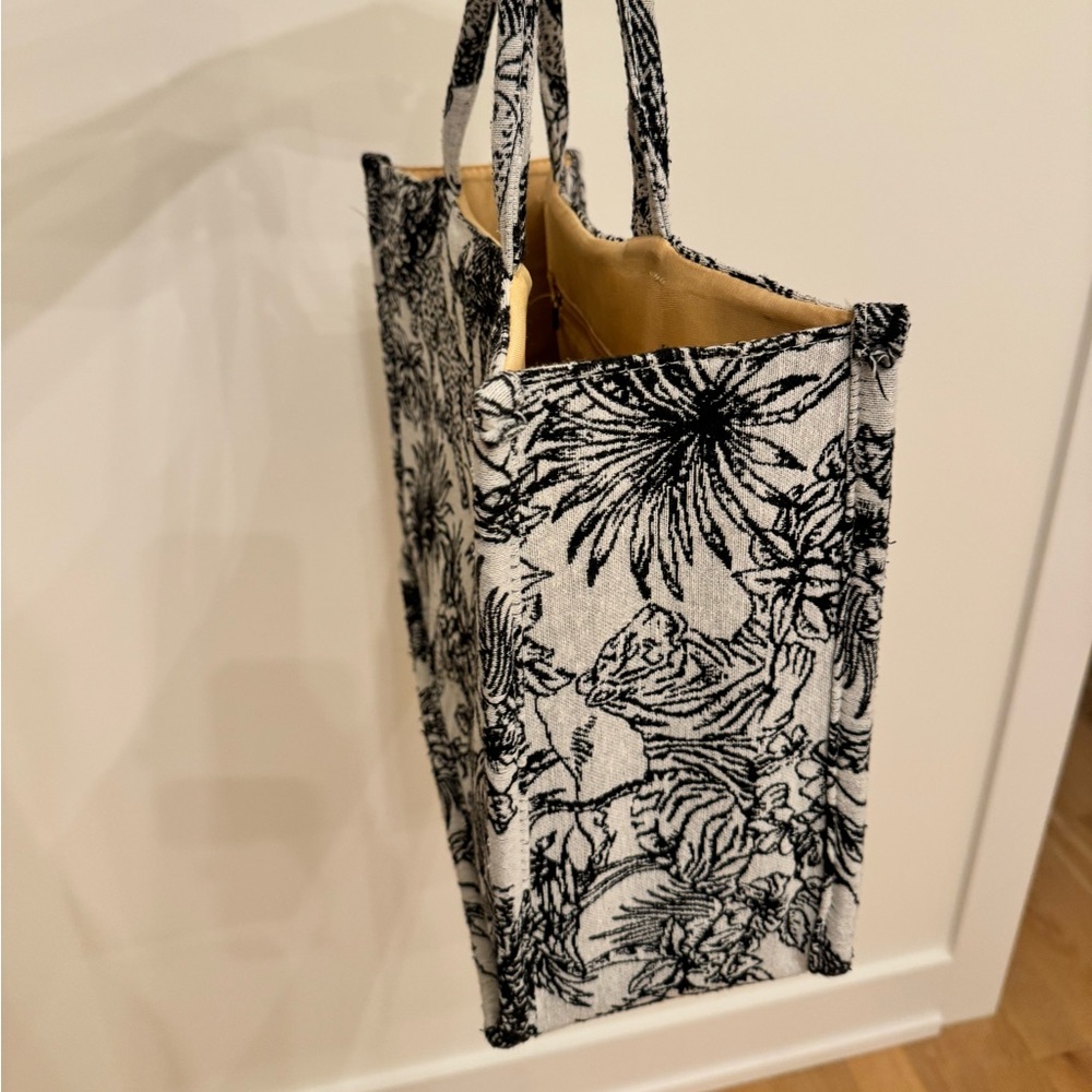 Black & White Dior Lookalike Style Tote Bag - Picture 4 of 7